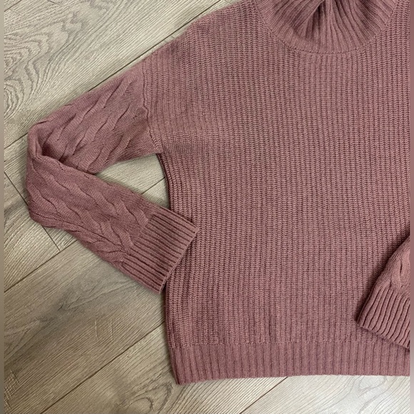 Gentle Herd Women’s Sweater M Slouch Turtle Neck In Mauve Cable Sleeve Yak Wool - Picture 7 of 15